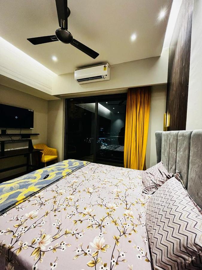 Luxe Apartment By Hey Studio'S Ghaziabad Exterior photo
